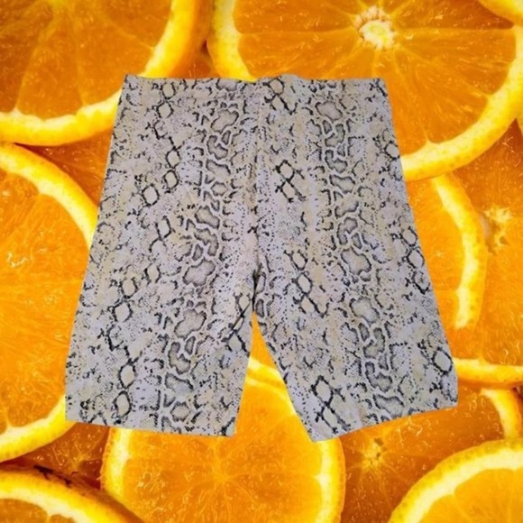 Forever 21 Yellow/Black/White Shorts - Picture 3 of 3